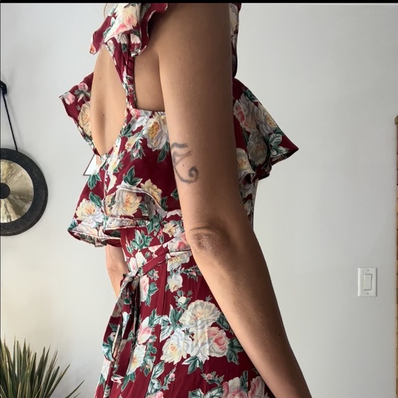 Revolve, privacy please made in LA 🌹 - Picture 1 of 7